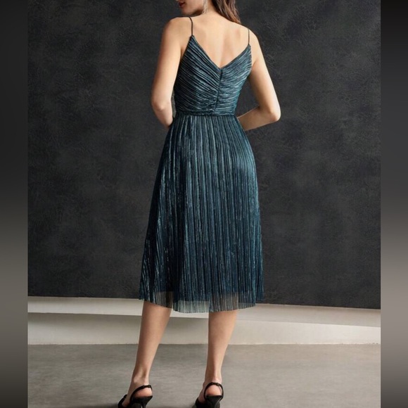 Luxe pleated overlay party holiday dress - Picture 5 of 8